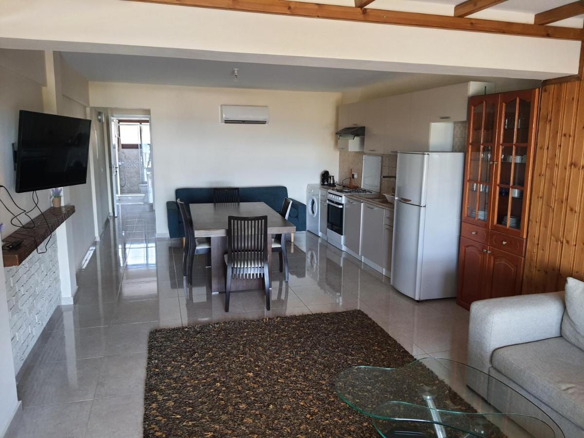 Joanna Sunset Apts Pomos Exterior foto