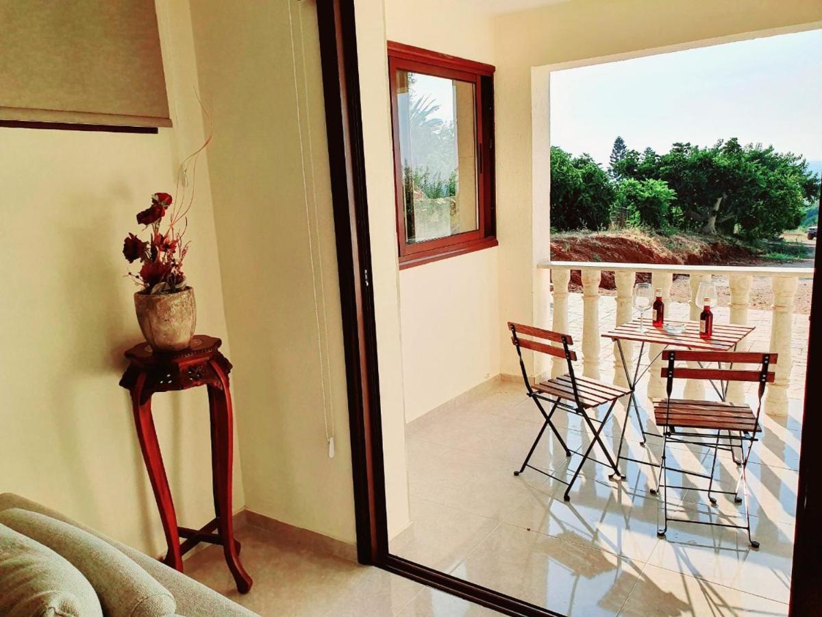 Joanna Sunset Apts Pomos Exterior foto